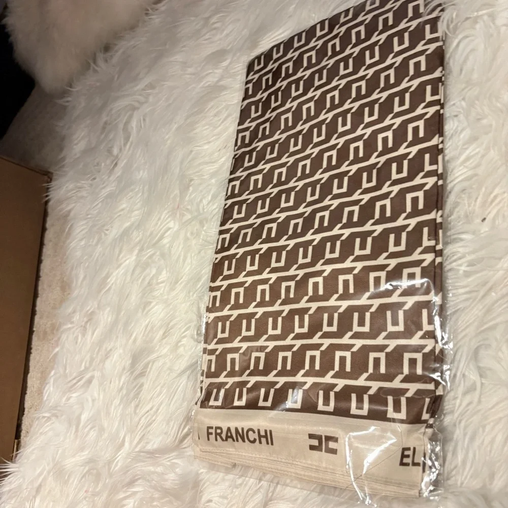 Elisabetta Franchi square print light brown silky twill scarf 35x35in‼️LAST ONE
